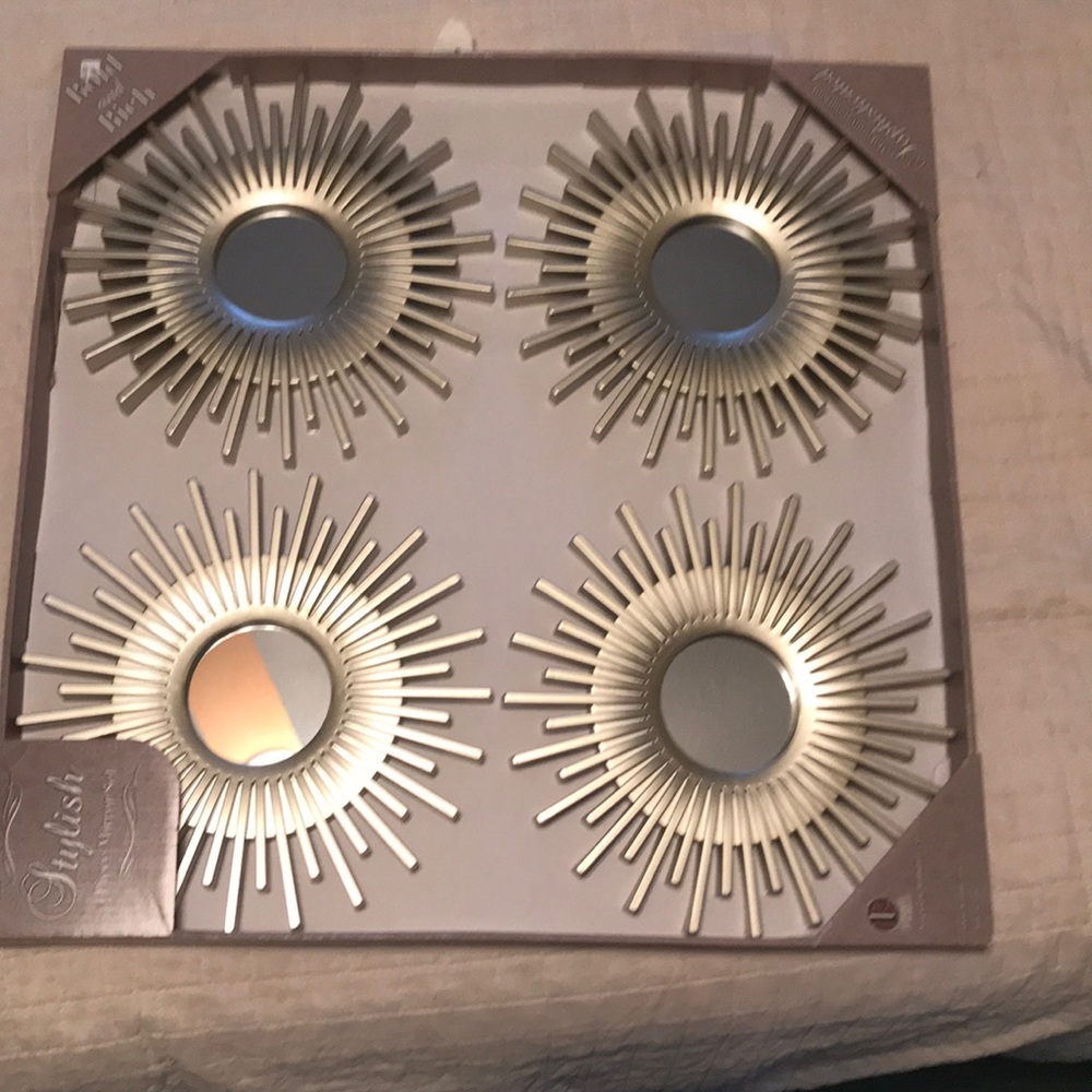 Mirror set